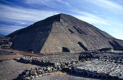 mondpyramide in teotihuacan